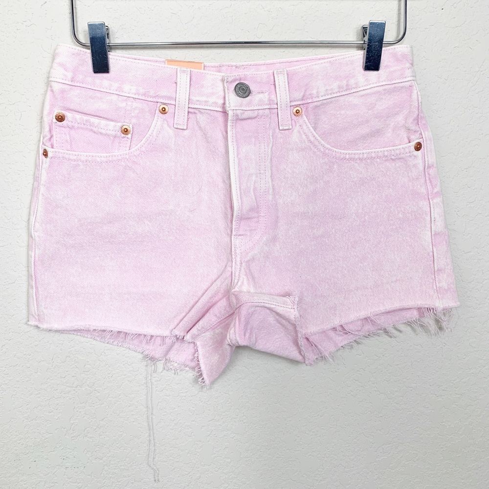 Levi’s Frayed Hem 501 Shorts - Picture 6 of 8